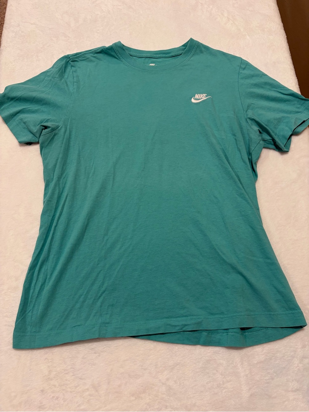 Nike Sportswear Club Tee - Men's Large